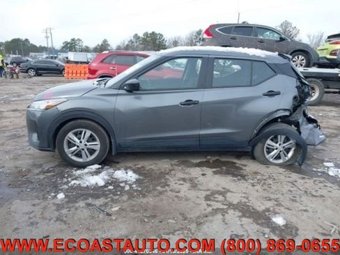 Used 2023 Nissan Kicks S image 6