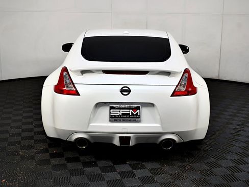 Used 2013 Nissan 370Z Touring w/ Sport Pkg image 9