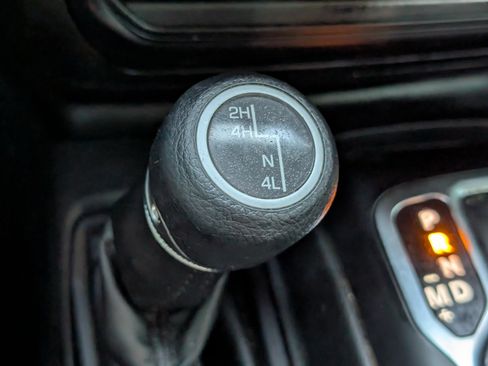 Used 2021 Jeep Gladiator Sport AWD/4WD image 12