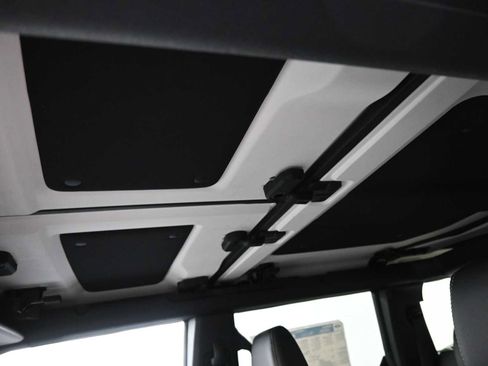 New 2025 Ford Bronco Badlands image 25