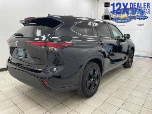 Used 2024 Toyota Highlander LE AWD/4WD image 21