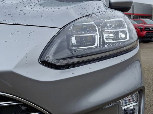 Used 2022 Ford Escape Titanium w/ Titanium Elite Package image 9