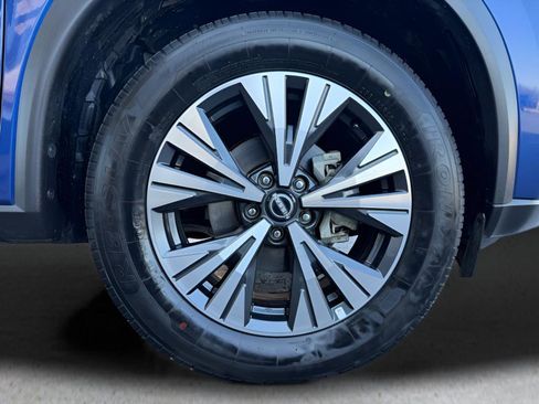 Certified 2023 Nissan Rogue SV image 9