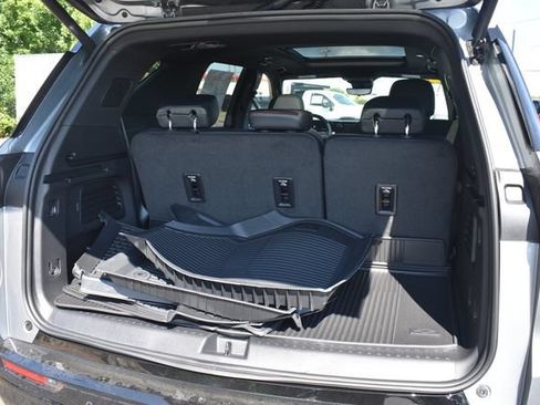 New 2026 Chevrolet Traverse RS w/ LPO, Floor Liner Package AWD/4WD image 23