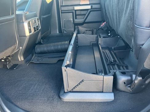 Used 2022 Ford F250 Lariat w/ Chrome Package image 30