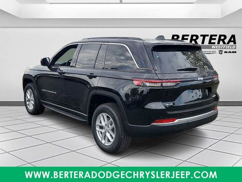 New 2025 Jeep Grand Cherokee 4WD image 3