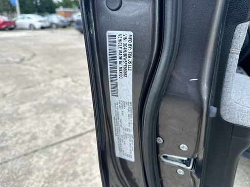 Used 2023 Jeep Compass Latitude w/ Sun and Sound Group AWD/4WD image 36