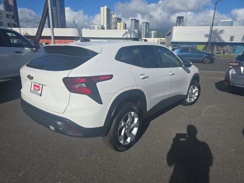 New 2026 Chevrolet Trax LS w/ LS Convenience Package image 3