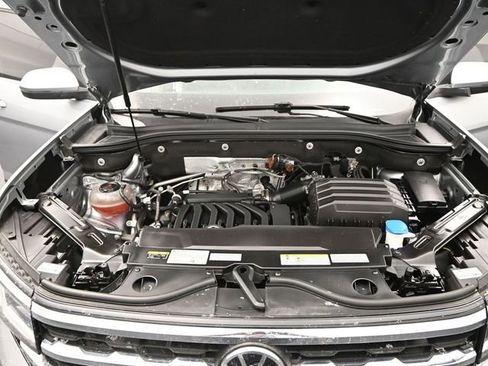 Used 2022 Volkswagen Atlas SE w/ Black Wheel Package image 17