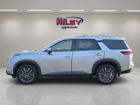 Used 2024 Nissan Pathfinder SL w/ SL Premium Package image 2