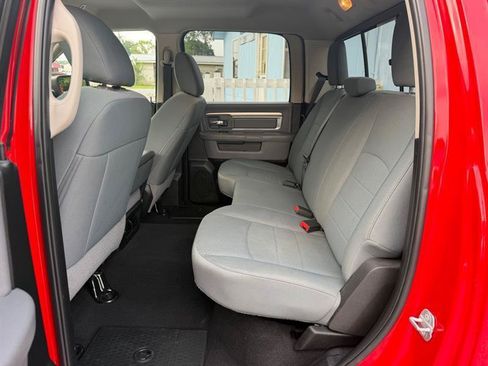Used 2019 RAM 1500 Classic SLT RWD image 18