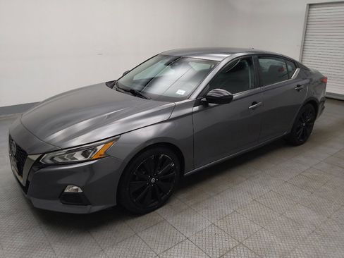 Used 2021 Nissan Altima 2.5 SR FWD image 2