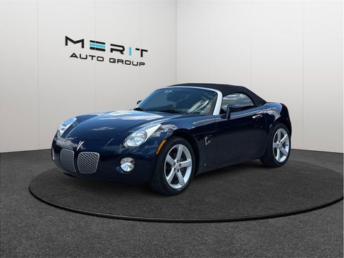 Used 2007 Pontiac Solstice Convertible w/ Preferred Package RWD image 4