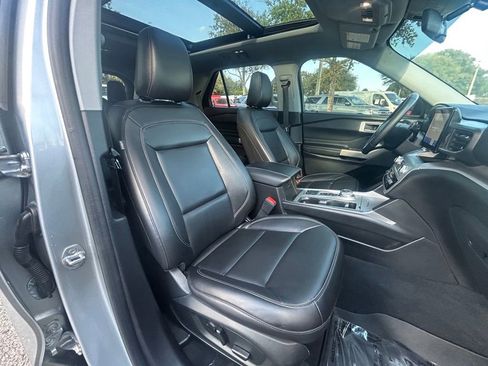 Certified 2022 Ford Explorer XLT w/ Equipment Group 202A image 30