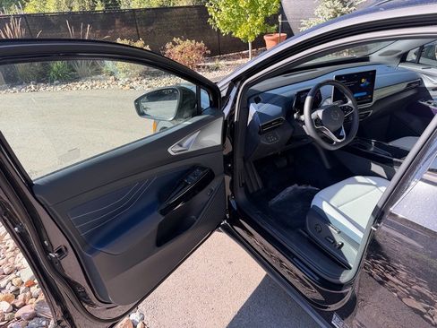 New 2025 Volkswagen ID.4 Pro S image 21