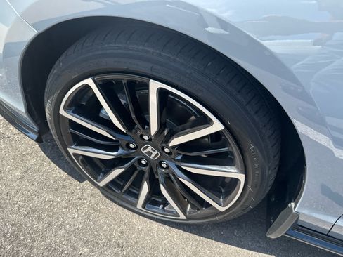 Used 2024 Honda Accord Touring image 5