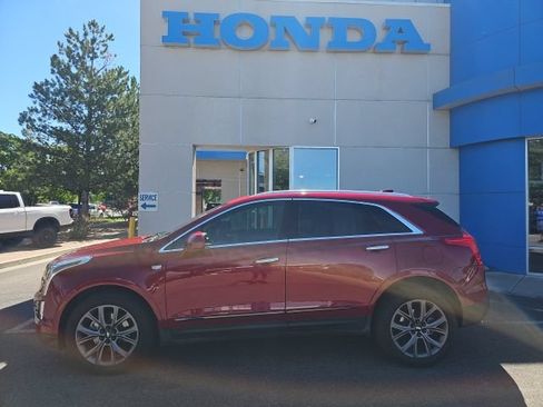 Used 2019 Cadillac XT5 Premium Luxury w/ LPO, Black Ice Package AWD/4WD image 2