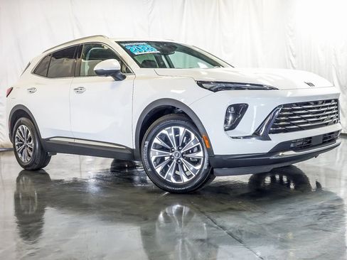 Certified 2025 Buick Envision Preferred image 2