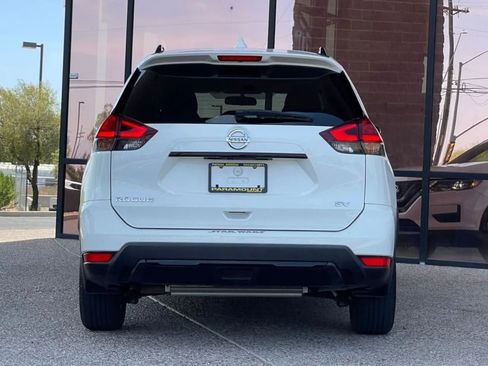 Used 2017 Nissan Rogue SV image 12