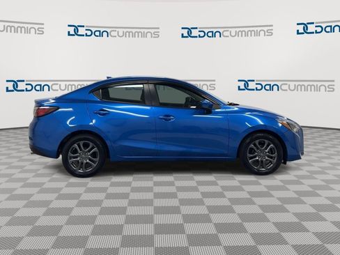 Used 2019 Toyota Yaris XLE FWD image 9