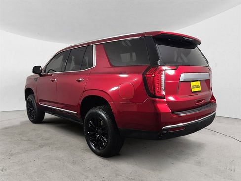 Used 2022 GMC Yukon SLT w/ SLT Premium Package image 3