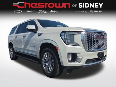 Used 2023 GMC Yukon XL Denali w/ Advanced Technology Package AWD/4WD image 11