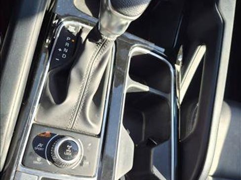 Used 2022 Kia Telluride LX AWD/4WD image 14
