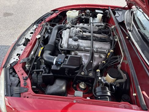Used 2005 MAZDA MX-5 Miata w/ Convenience Pkg RWD image 27