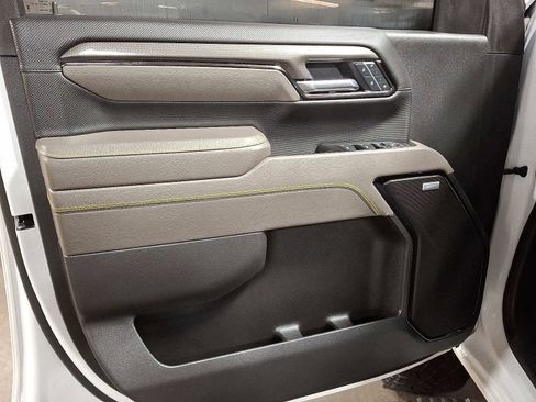 Used 2025 Chevrolet Silverado 2500 ZR2 w/ Technology Package image 13