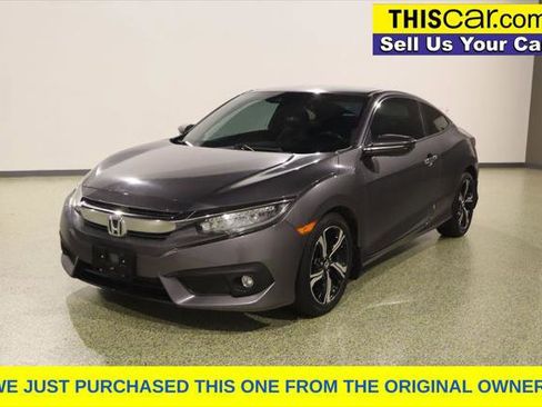 Used 2018 Honda Civic Touring image 3