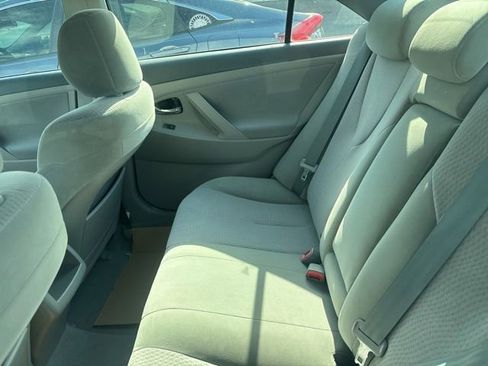 Used 2010 Toyota Camry LE FWD image 5