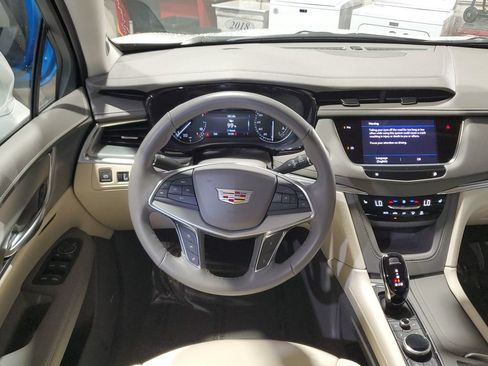 Used 2023 Cadillac XT5 Premium Luxury w/ LPO, Premium Carpet Package FWD image 18