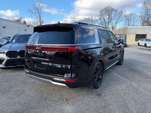 Used 2022 Kia Carnival SX Prestige image 3