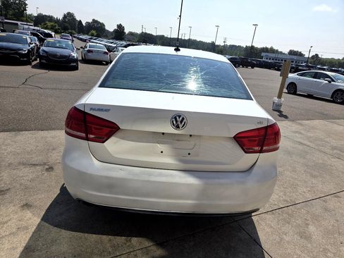 Used 2013 Volkswagen Passat 2.5 SE image 6