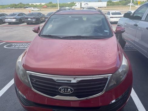 Used 2011 Kia Sportage LX w/ Convenience Pkg FWD image 2