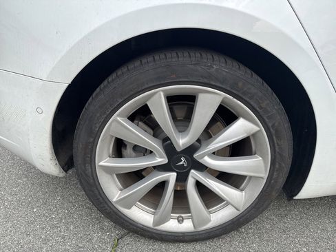 Used 2019 Tesla Model 3 Mid Range image 10