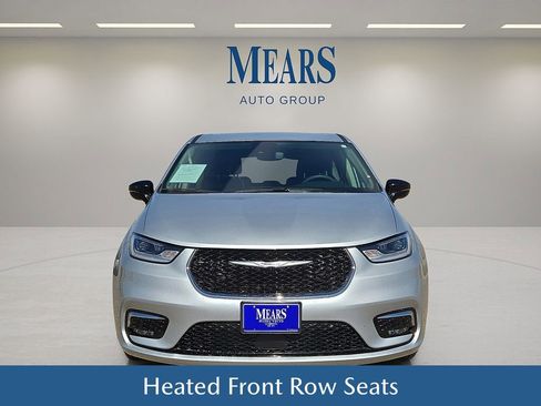 Used 2024 Chrysler Pacifica Select image 8