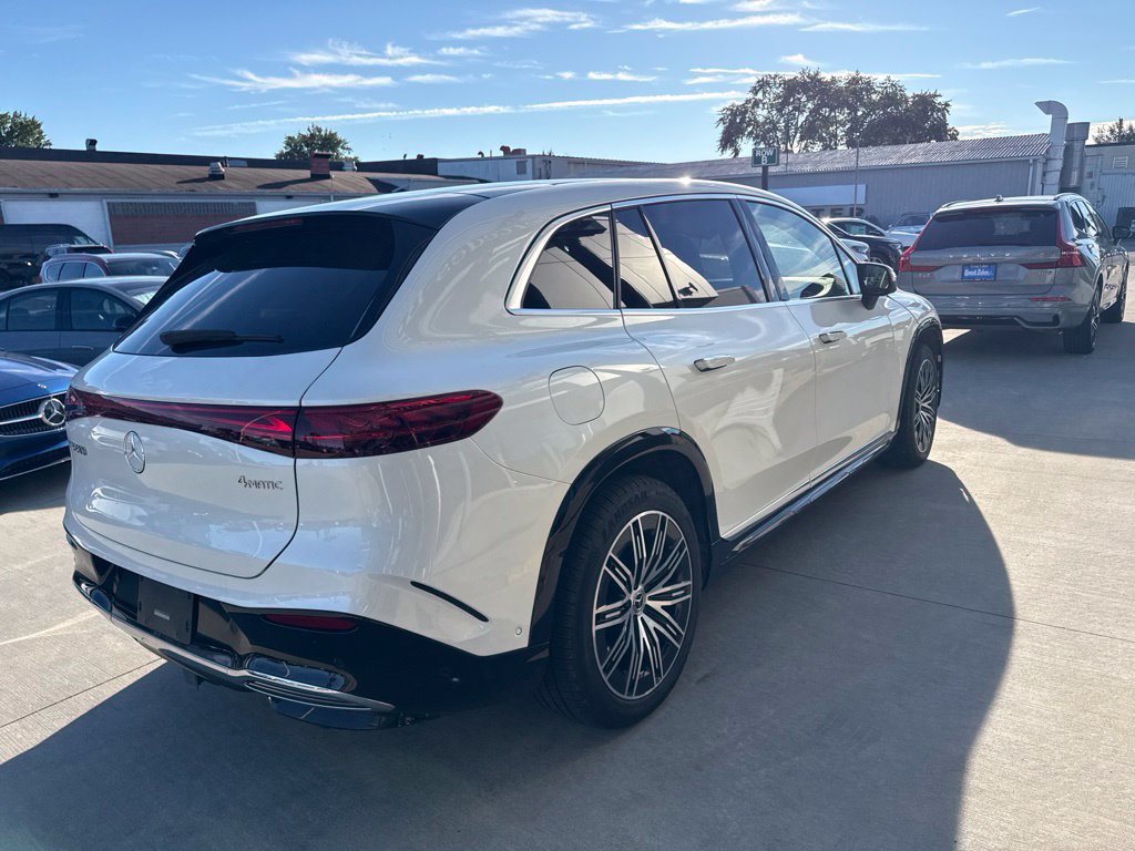 Used 2023 Mercedes-Benz EQS 580 4MATIC SUV image 5