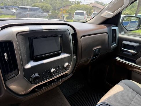 Used 2018 Chevrolet Silverado 1500 LT w/ All Star Edition AWD/4WD image 9