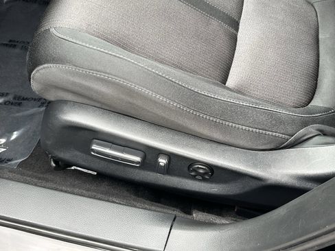 Used 2018 Honda Accord EX image 18