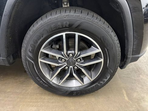 Used 2020 Jeep Grand Cherokee Laredo w/ Quick Order Package 2BN North AWD/4WD image 37