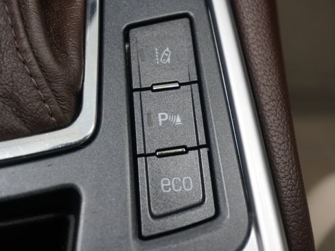 Used 2015 Cadillac SRX Luxury w/ Driver Awareness Package FWD image 16