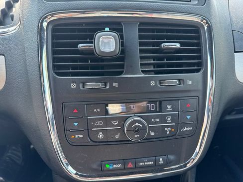 Used 2018 Dodge Grand Caravan GT FWD image 15