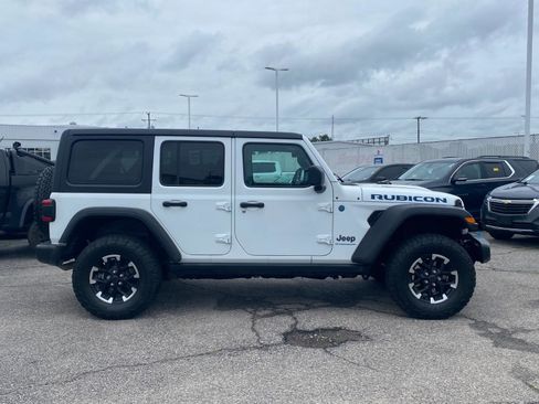 Used 2024 Jeep Wrangler Unlimited Rubicon 4xe w/ Technology Group AWD/4WD image 2