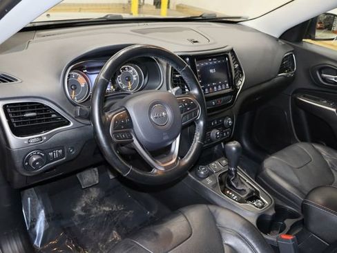 Used 2020 Jeep Cherokee Limited image 25