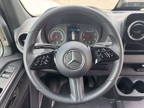 Used 2025 Mercedes-Benz Sprinter 2500 image 40