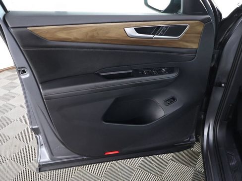 Used 2025 Volkswagen Atlas SE w/ Panoramic Sunroof Package AWD/4WD image 26