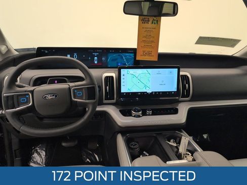 Certified 2025 Ford Expedition Active image 7