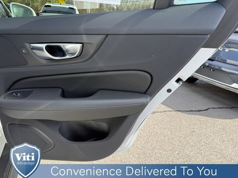 Used 2025 Volvo V60 B5 Cross Country Plus AWD/4WD image 23
