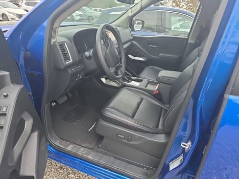 Used 2024 Nissan Frontier SL w/ Technology Package RWD image 11